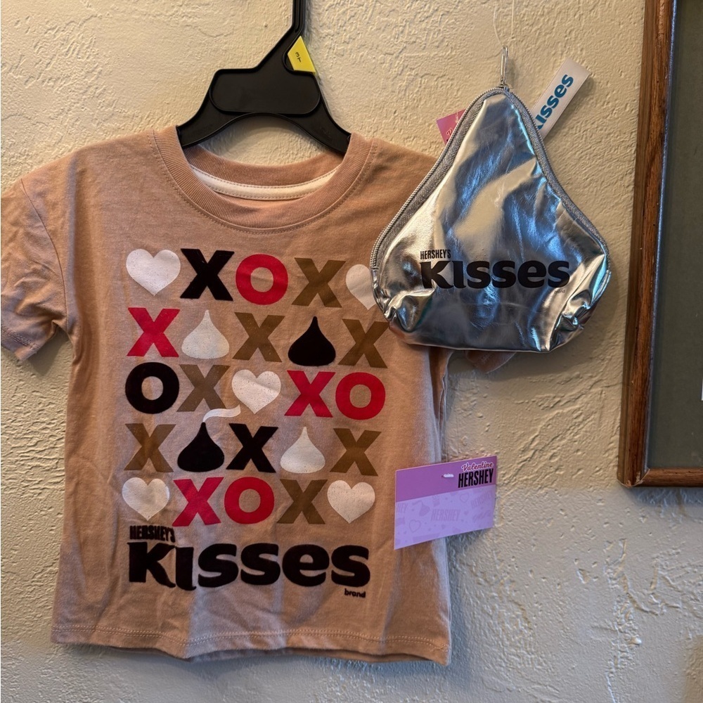 Hershey's Kisses Graphic Tee Shirt Tan XO SZ 3T with Silver KISS Zipper Pouch